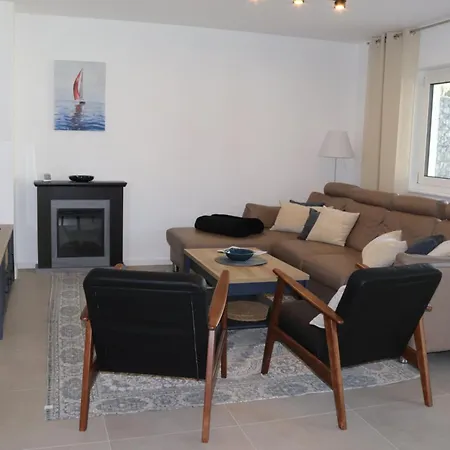 Vakantiehuis Ellomi - *